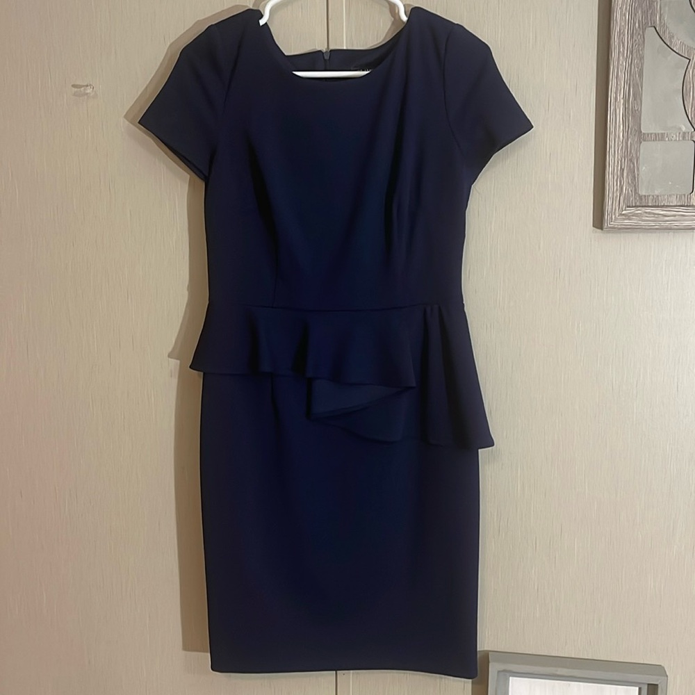 Glamour NWT size 6 navy peplum ruffle dress